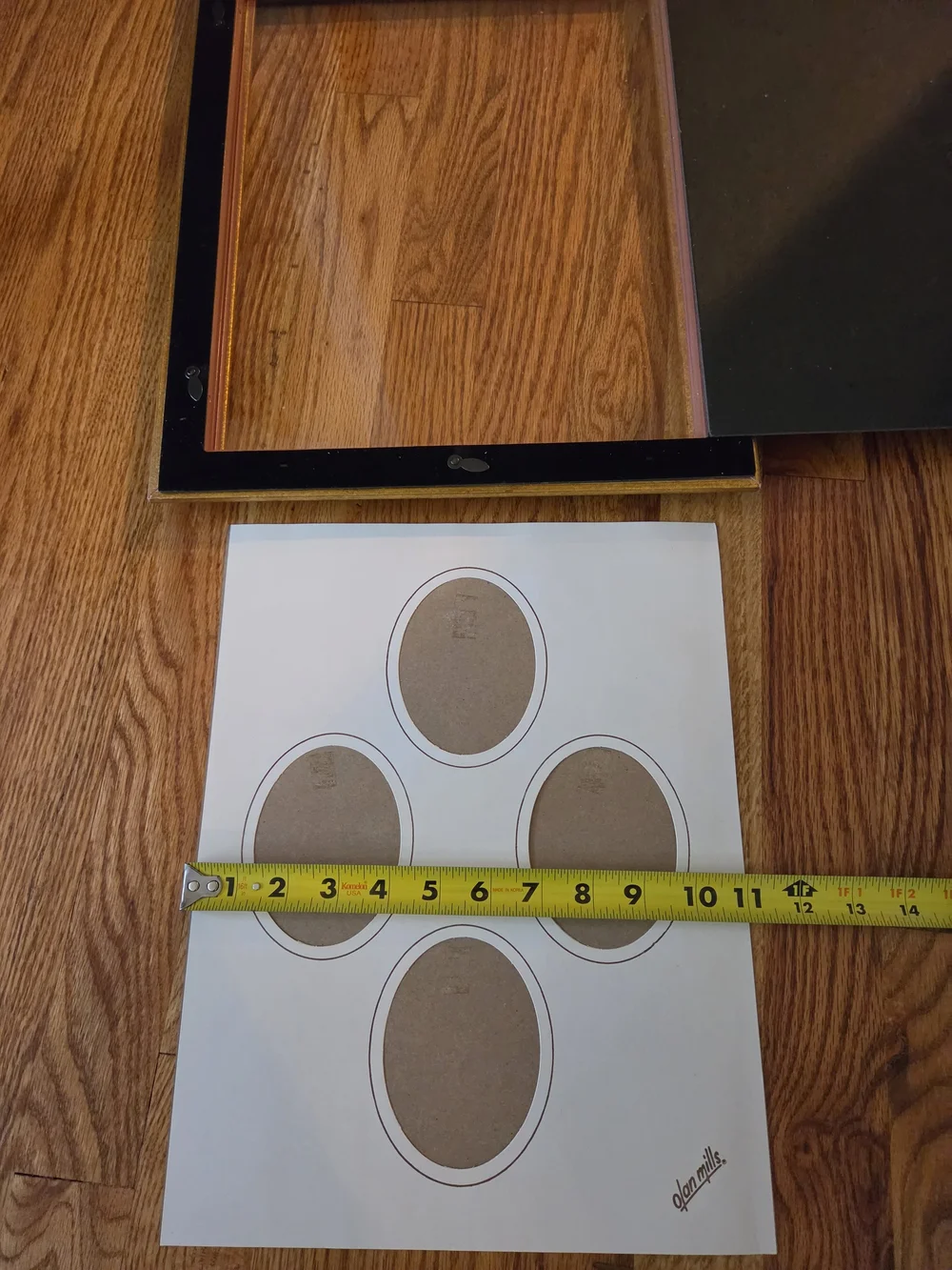 Vtg Gold & Black Wall Frame With Multi-Opening Photo Mat - Holds 11x14 Photo